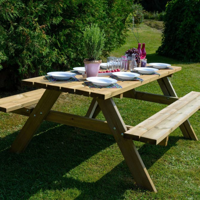 Mesa de Picnic en Madera Maciza Gardiun Essential 165x154x75 cm Mesa de Jardín para 6 Personas | Madera de Pino Tratada en Autoclave | Dos Bancos | Espesor de la Madera 20/25 mm - Imagen 3