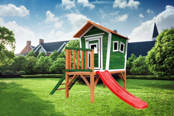 Casita Infantil de Madera Outdoor Toys Niké 2,21 m² de 175x131x205 cm con Porche, Escalera y Tobogán - Imagen 2