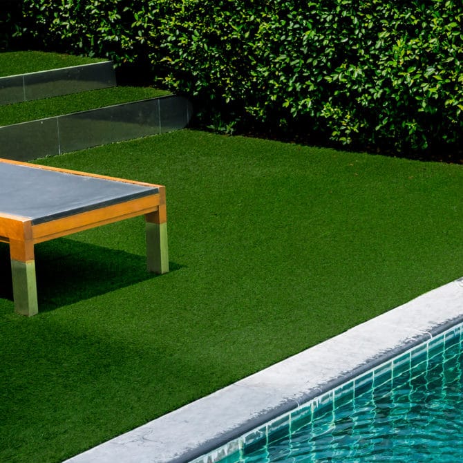 Césped artificial en rollo Gardiun Topgrass 7 mm 500x200 cm con backing - Imagen 3