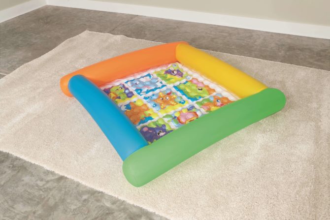 Alfombra de Juegos Hinchable Bestway Friendly Animals 132x132x23 cm - Imagen 3