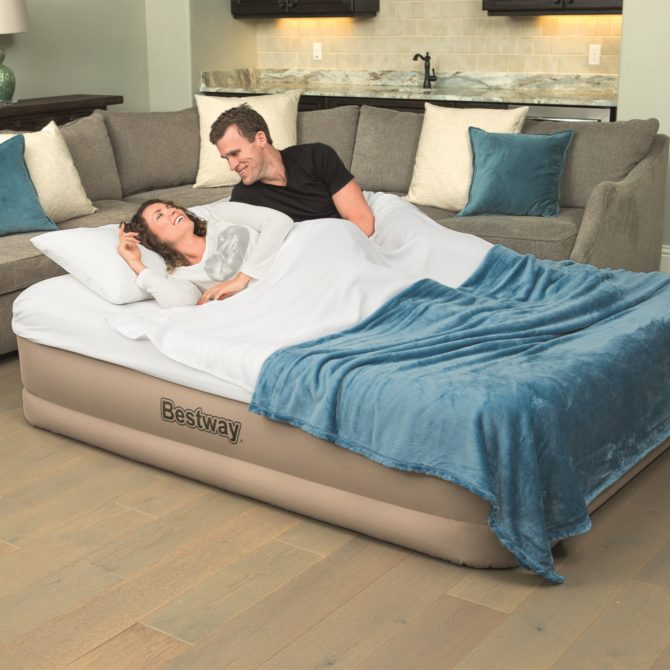 Cama Hinchable Bestway Doble Fortech con Bomba de AC Integrada 203x152x51 cm - Imagen 2