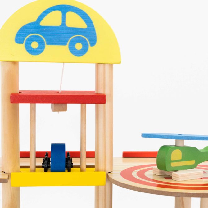 Pista para Coches de Juguete y Garaje Montessori Robincool Monza 50x40x47 cm 5 Accesorios Incluidos de Madera Ecológica - Imagen 5