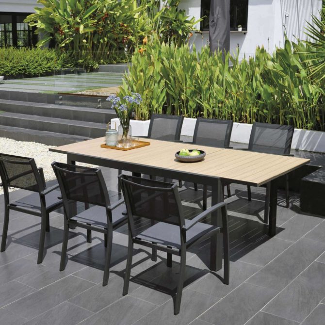 Conjunto de Jardín Mesa Extensible Chillvert San Remo de Aluminio y 6 Sillas de Exterior Apilables Color Natural y Gris - Imagen 2