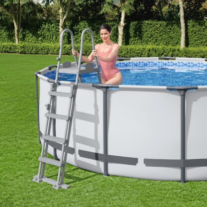 Escalera de Seguridad para Piscinas Bestway Flowclear 76,5x125x135/192 cm para Piscinas Desmontables de 132 cm de Altura - Imagen 2