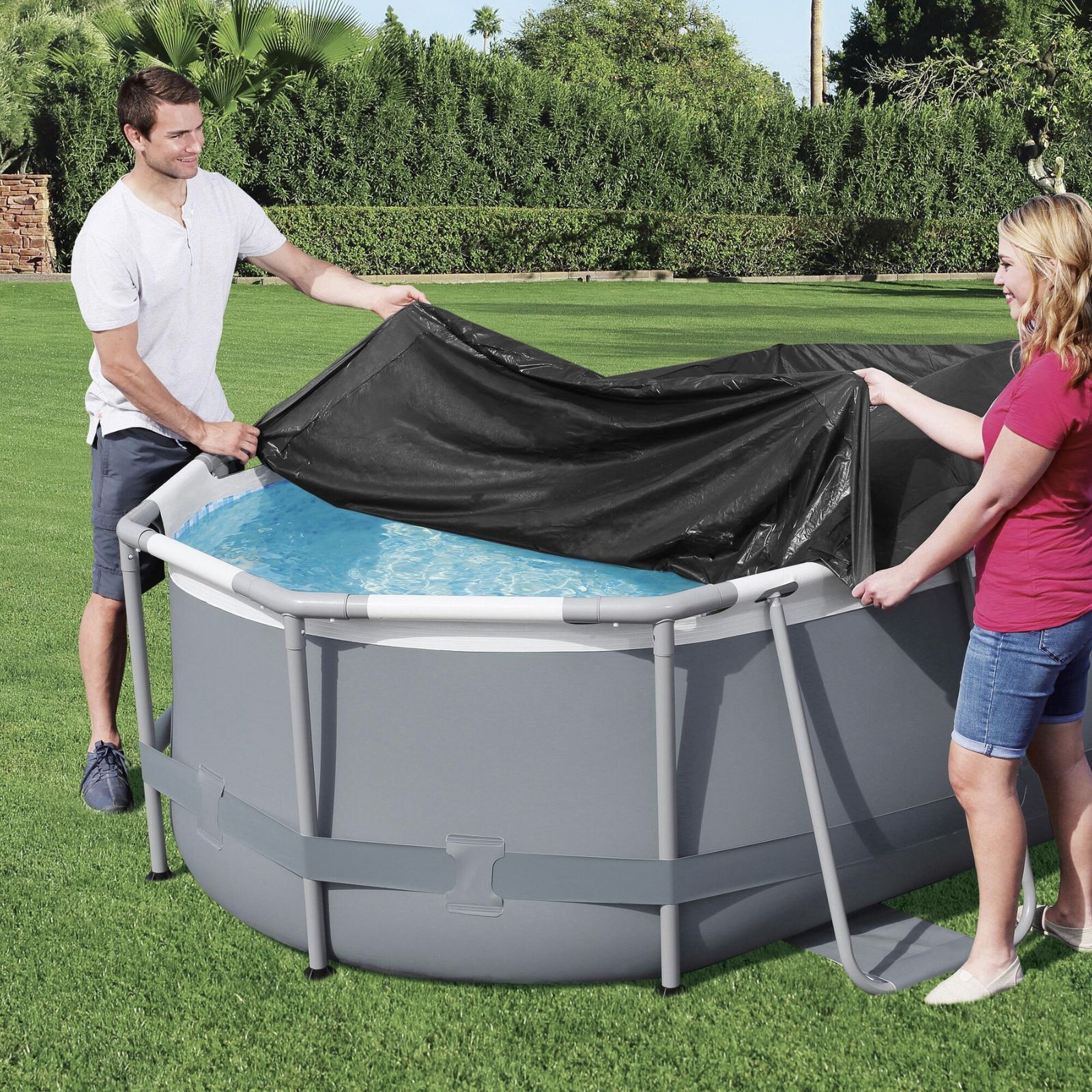 Cobertor de Invierno Ovalado Bestway 305x184 cm para Piscinas Ovaladas de 305x200 cm Lona Protectora Color Negro - Imagen 2