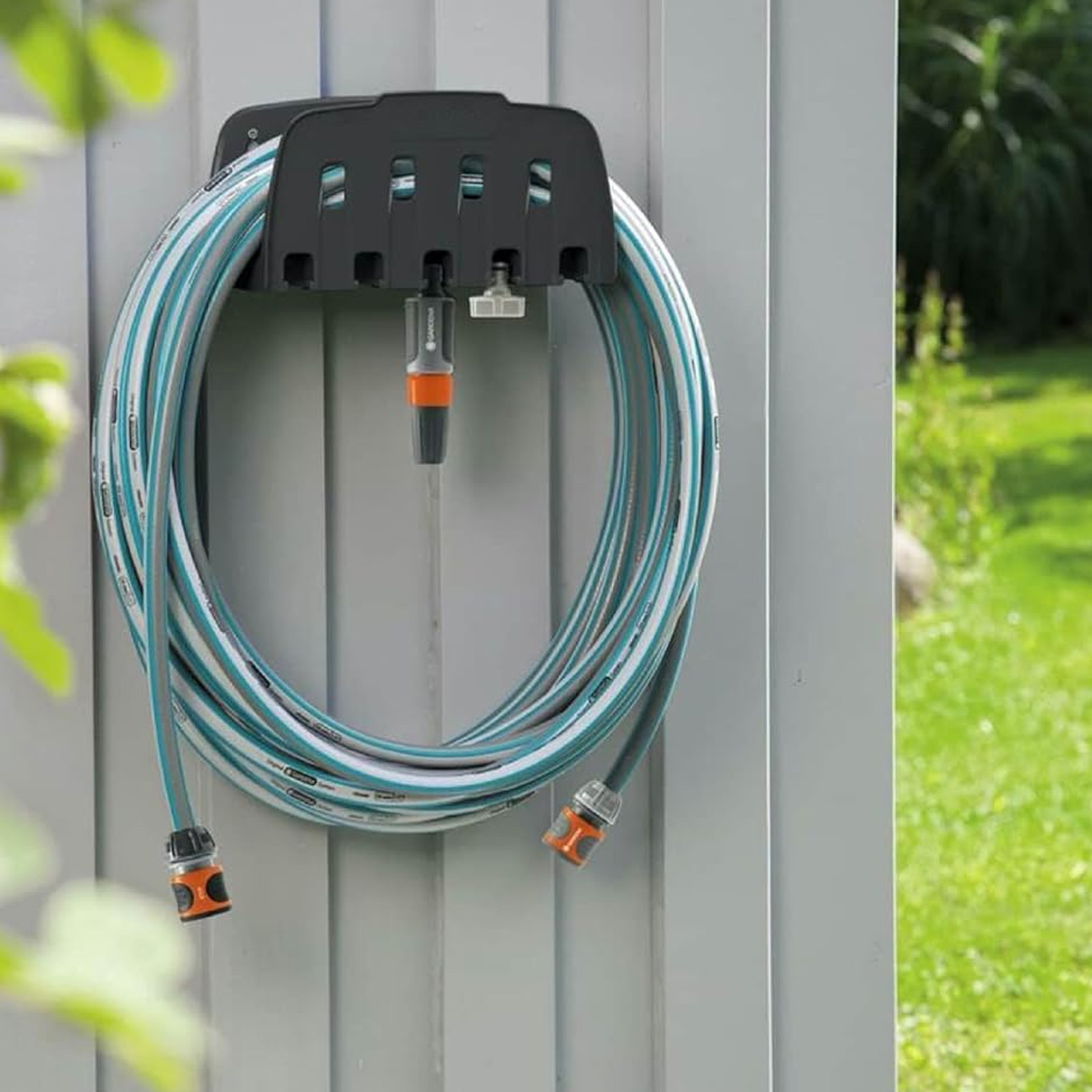 Kit de Mangueira de Jardim Gardena Classic com mangueira de 20 m e 13 mm, montagem de parede e lança com bico ajustável - Image 2