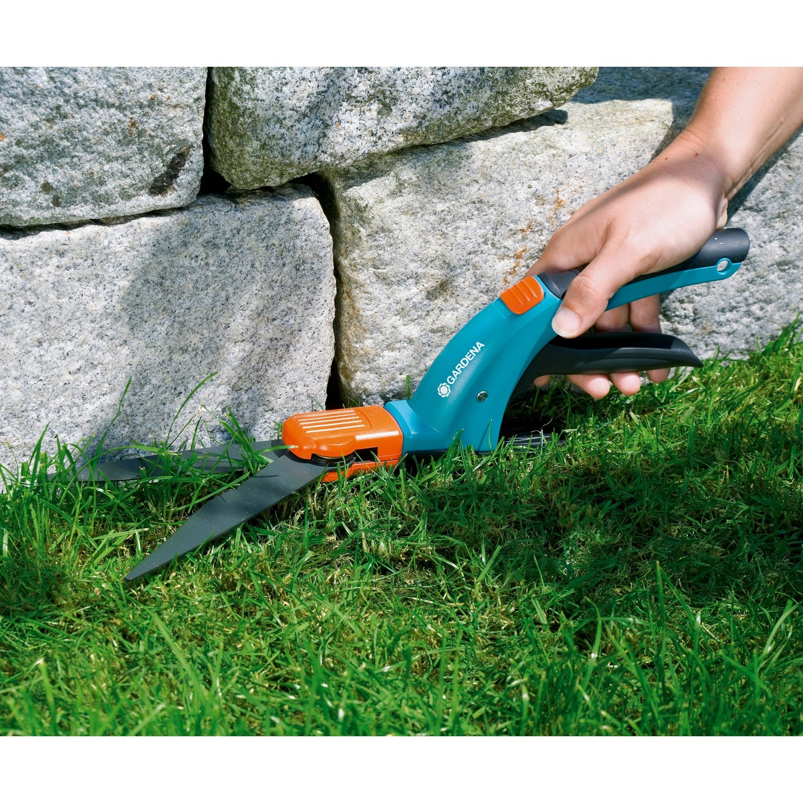 Cortador de grama girador Gardena Comfort Swivel, 27,9x2,5x7,6cm Função de giro 360° | Lençóis Antiaderentes | Trava de Segurança - Image 2
