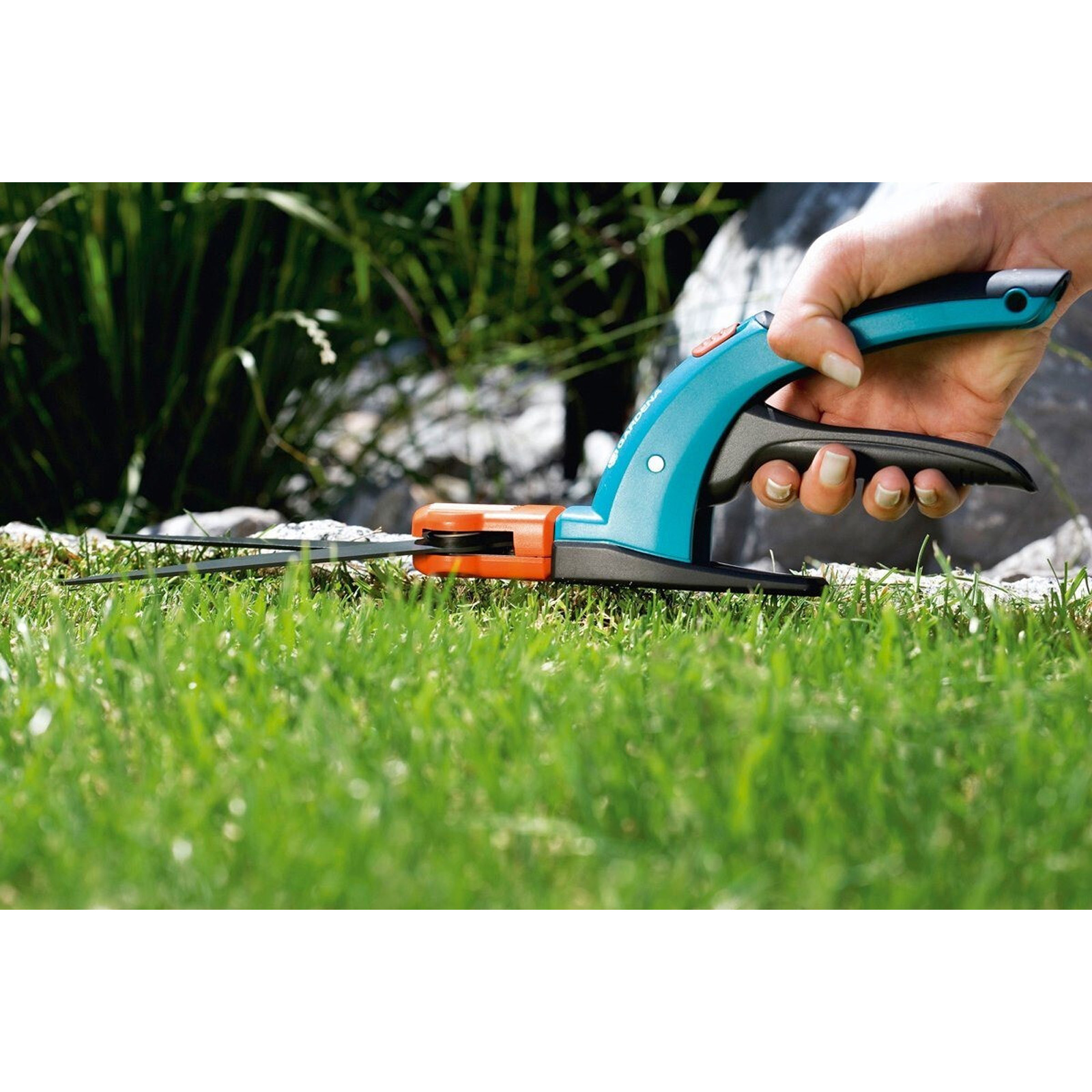 Cortador de grama girador Gardena Comfort Swivel, 27,9x2,5x7,6cm Função de giro 360° | Lençóis Antiaderentes | Trava de Segurança - Image 5