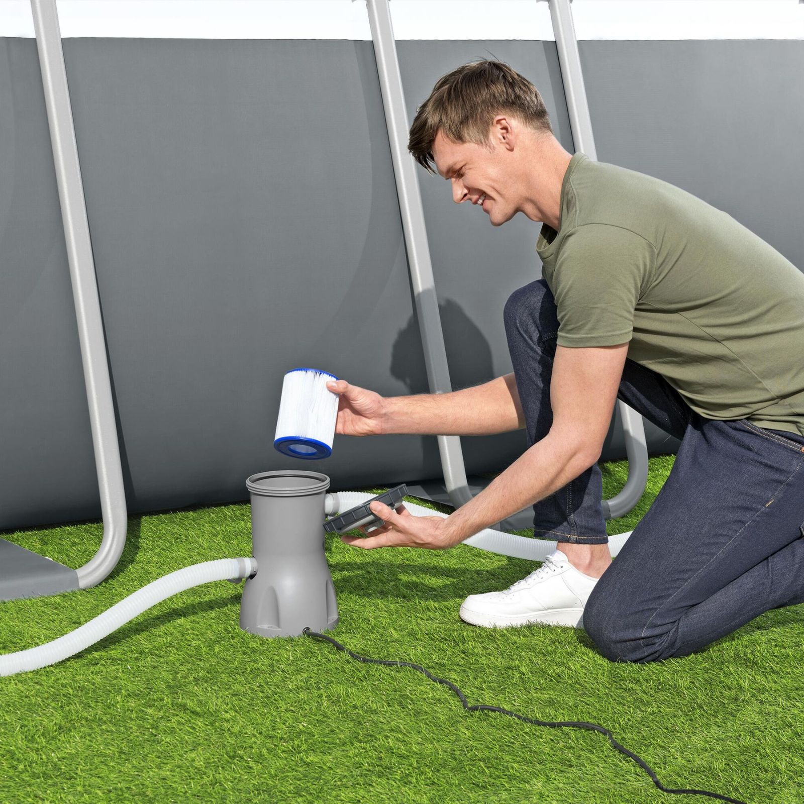 Aquecedor elétrico de água Bestway 42,6 x 26,6 x 18,7 cm para piscinas desmontáveis de 1 520 a 17 035 L. Temperatura máxima: 40 °C - Image 4