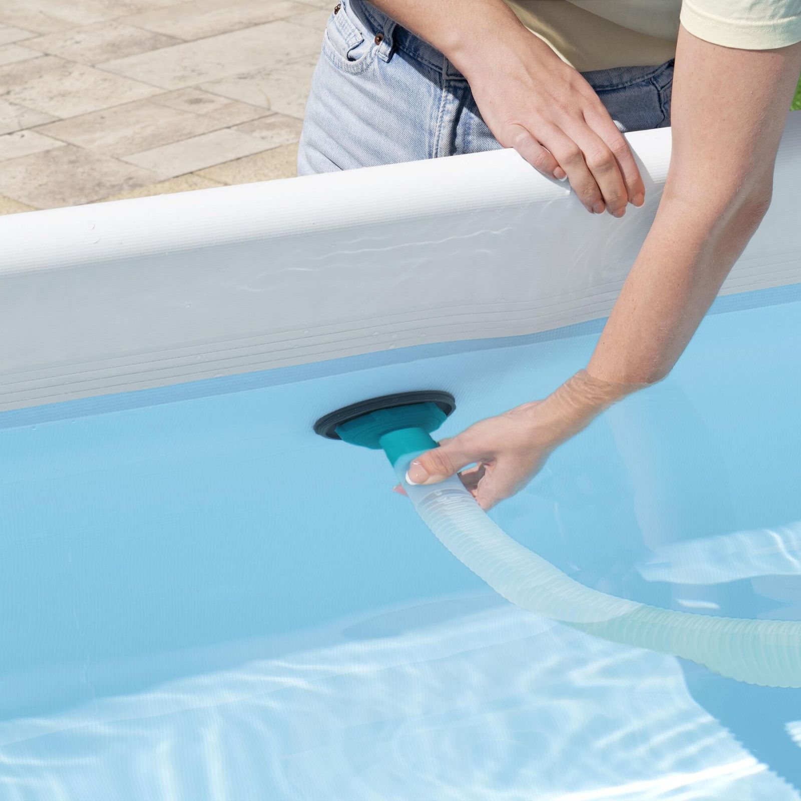 Kit de manutenção para piscinas Bestway Deluxe AquaClean com vara, aspirador, rede para folhas e mangueira de aspiração - Image 4
