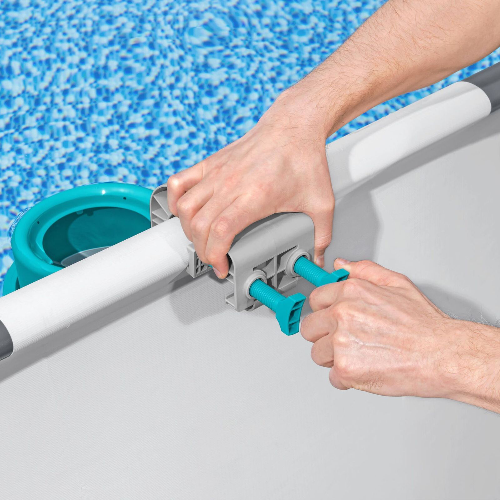 Kit de manutenção para piscinas Bestway Deluxe AquaClean com vara, aspirador, rede para folhas e mangueira de aspiração - Image 5